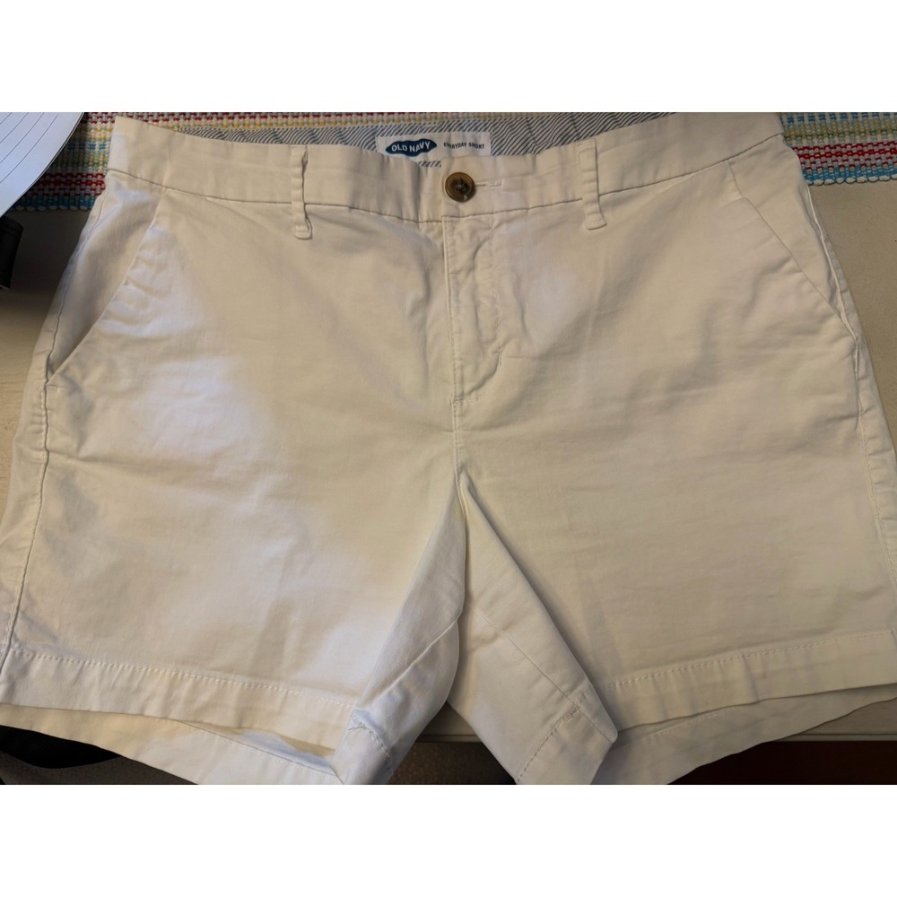 Old Navy Everyday Short Women White Mid Rise Chino Shorts Pockets Size 8